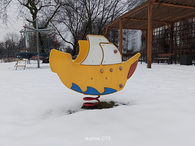 Test smartfona realme C75 - niedrogi model z dobrym aparatem i wytrzymałą obudową. Szkoda tylko, że nie grzeszy wydajnością... [nc1]