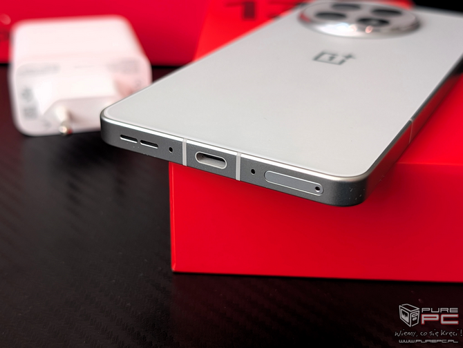 Test OnePlus 13R vs OnePlus 12. Lepszy nowy model czy ceniony ex-flagowiec? Porównanie smartfonów z układem Snapdragon 8 Gen 3 [nc1]