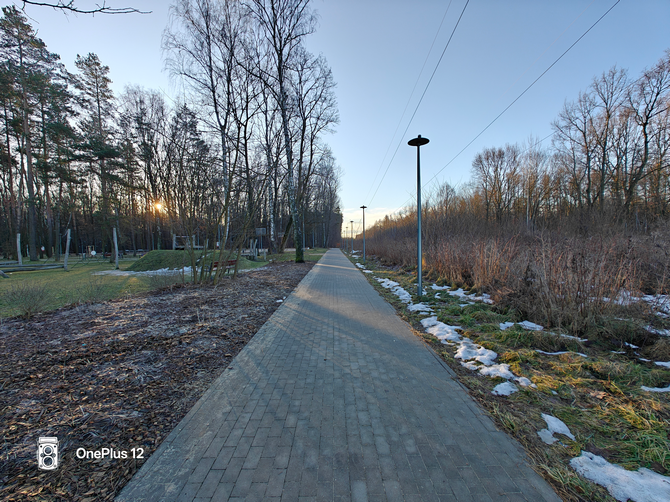 Test OnePlus 13R vs OnePlus 12. Lepszy nowy model czy ceniony ex-flagowiec? Porównanie smartfonów z układem Snapdragon 8 Gen 3 [nc1]