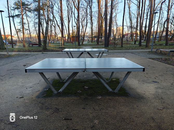 Test OnePlus 13R vs OnePlus 12. Lepszy nowy model czy ceniony ex-flagowiec? Porównanie smartfonów z układem Snapdragon 8 Gen 3 [nc1]