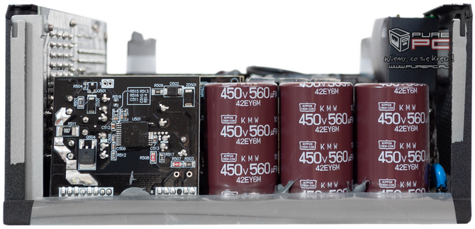 Test zasilacza FSP Mega Ti 1650 W - Jest naprawdę MEGA! Certyfikat 80PLUS Titanium, standard ATX 3.1 i dwie wtyczki 12V-2x6 [nc1]