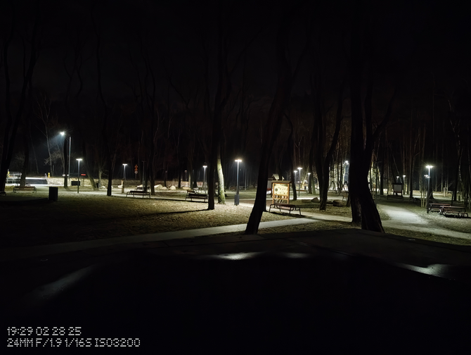Test Nothing Phone (3a) Pro vs Nothing Phone (3a). Porównujemy aparaty fotograficzne smartfonów ze średniej półki cenowej [nc23]
