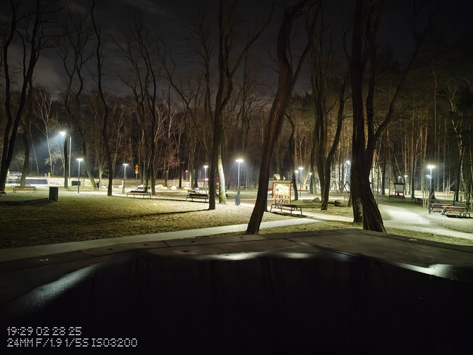 Test Nothing Phone (3a) Pro vs Nothing Phone (3a). Porównujemy aparaty fotograficzne smartfonów ze średniej półki cenowej [nc24]