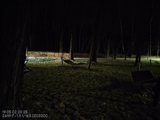 Test Nothing Phone (3a) Pro vs Nothing Phone (3a). Porównujemy aparaty fotograficzne smartfonów ze średniej półki cenowej [nc25]