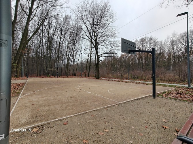 Test OPPO Find X9 vs OnePlus 15. Porównujemy najnowsze flagowe smartfony z pojemnymi bateriami [nc1]