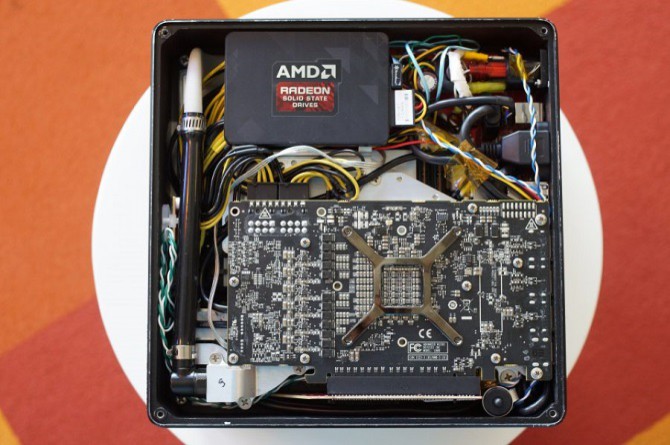Komputer AMDProject Quantum może otrzymać CPU Zen i GPU Vega [2]