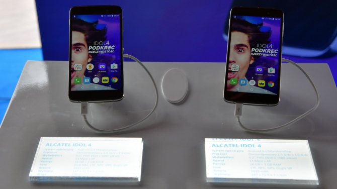 Alcatel Idol 4 i Idol 4S - smartfony z goglami VR w zestawie [14]