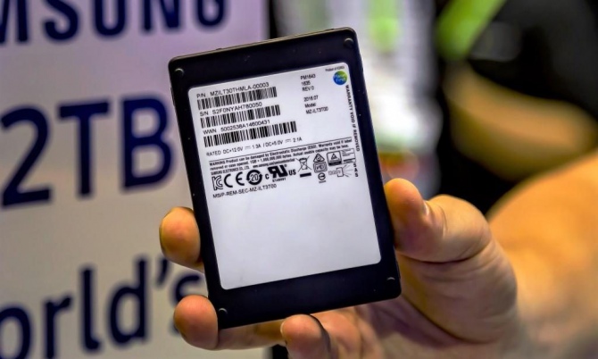 Samsung zapowiada 4 generację 3D NAND oraz dyski SSD 32 TB [1]