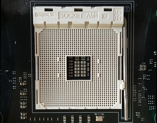 AMD AM4 - pierwsze zdjęcia nowej podstawki [1]