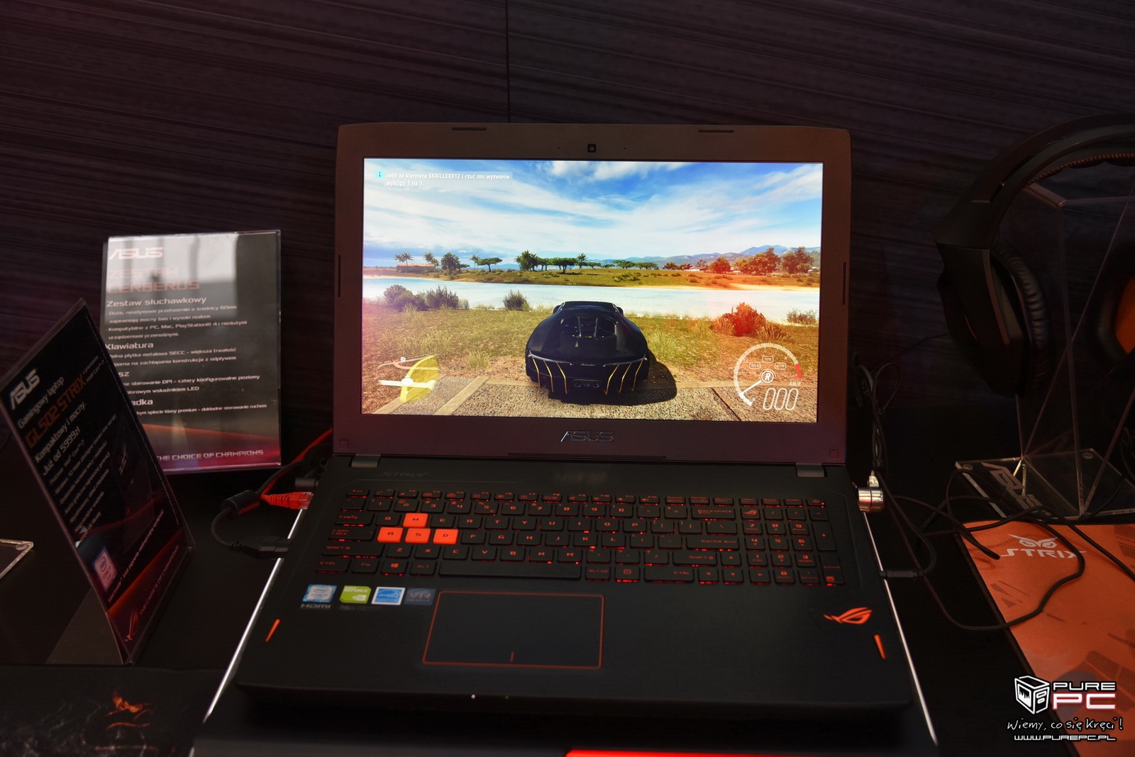 22_asus_na_pga_2016_flowstation_gtx_1050_ti_laptopy_strix_12_b