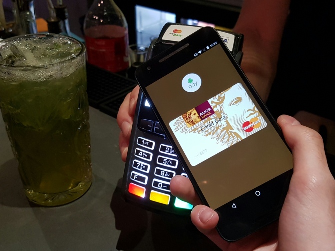 Od dzisiaj możesz płacić przez Android Pay w Polsce! [1]