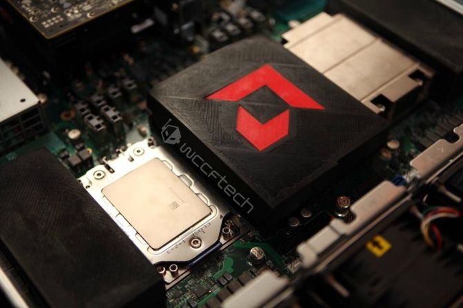 AMD Naples - 16-rdzeniowy układ pozuje do zdjęć [1]