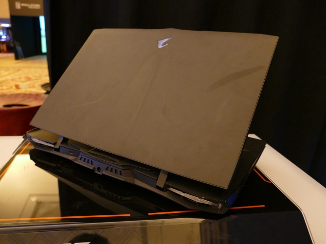 Gigabyte na CES 2017: Nowe laptopy gamingowe Aorus [6]