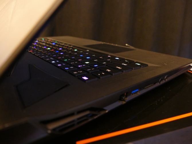 Gigabyte na CES 2017: Nowe laptopy gamingowe Aorus [8]