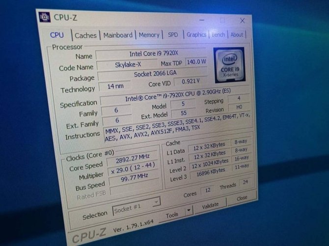 Intel Core i9-7920X - 12-rdzeniowy przedstawiciel serii X [1]