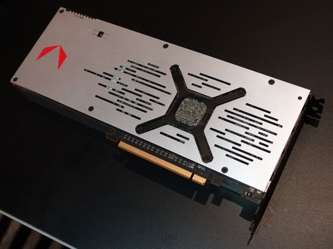 AMD Radeon RX Vega pozuje do zdjęć w dwóch różnych wersjach [2]