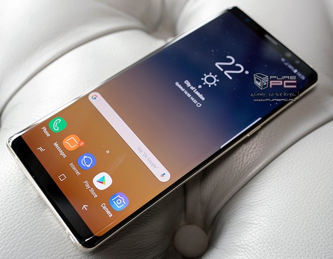 Samsung tłumaczy obecność mniejszej baterii w Note8 [2]