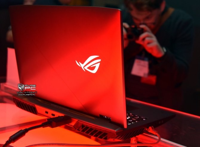 ASUS ROG Chimera - laptop z matrycą o odświeżaniu 144 Hz [8]