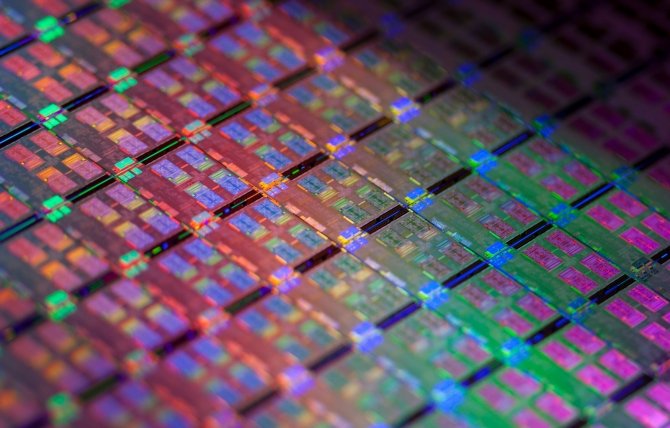 Intel - pierwsze chipy w procesie 10 nm jeszcze w tym roku [2]