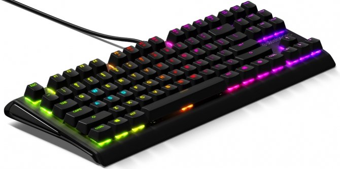 SteelSeries APEX M750 TKL - Mały i drogi mechanik dla graczy [1]