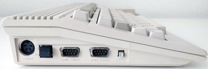 PureRetro: 8-bitowy komputer Commodore 65 trafił na aukcję [6]