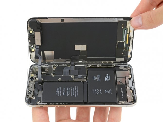 Apple iPhone X - smartfon rozebrany na części pierwsze [1]