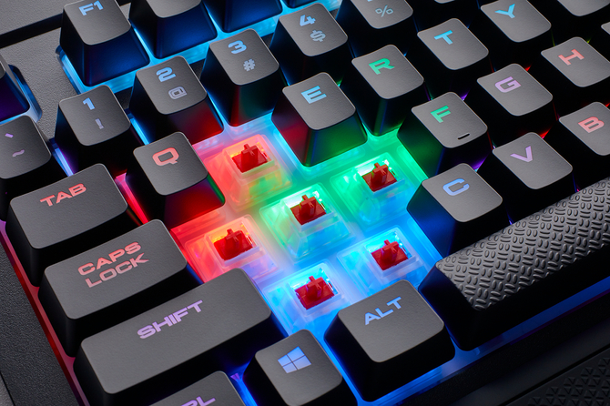 Corsair K68 RGB - Wodoodporny mechanik trafia do sprzedaży [3]