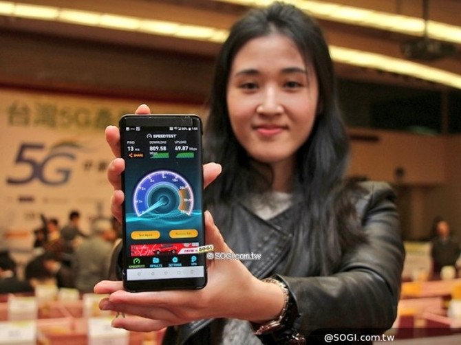 Niezapowiedziany HTC U12 pozuje do zdjęć na żywo [3]