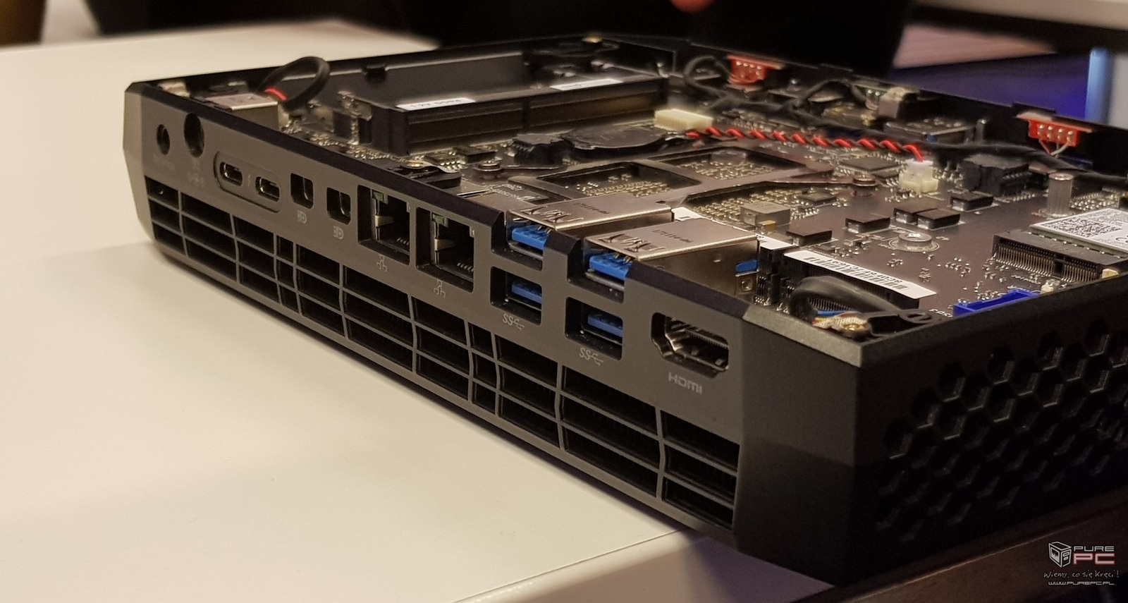 04_intel_hades_canyon_jak_prezentuja_sie_uklady_kaby_lake_g_4_b