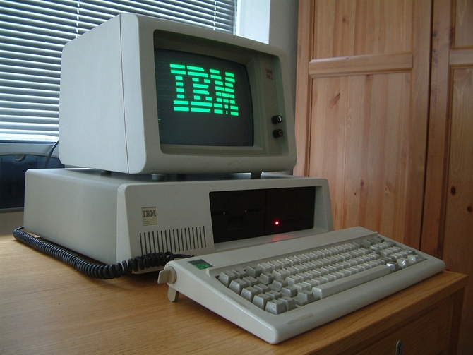 PureRetro: 35 lat IBM XT - 4,77 MHz, 128 KB RAM i 10 MB HDD [1]