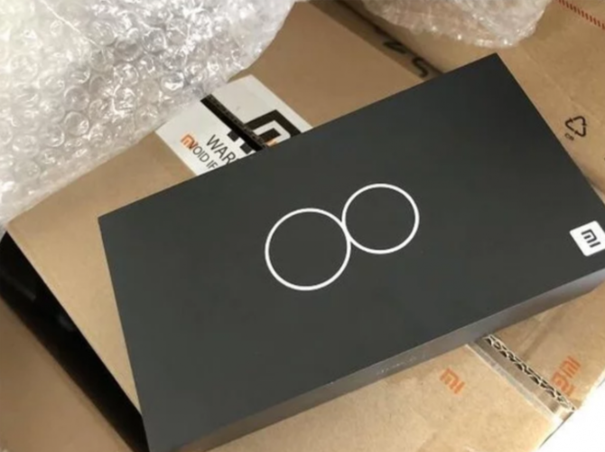 Xiaomi Mi 8 - zdjęcia pudełka i garść nowych informacji [2]