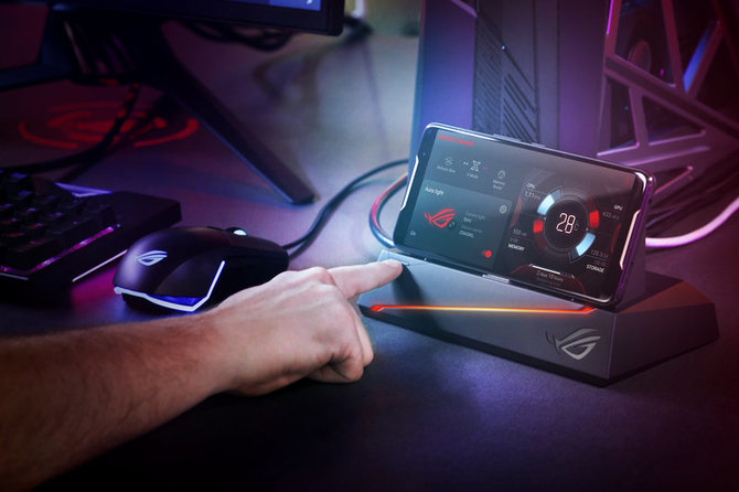 ASUS ROG Phone  kolejny smartfon stworzony dla graczy [2]