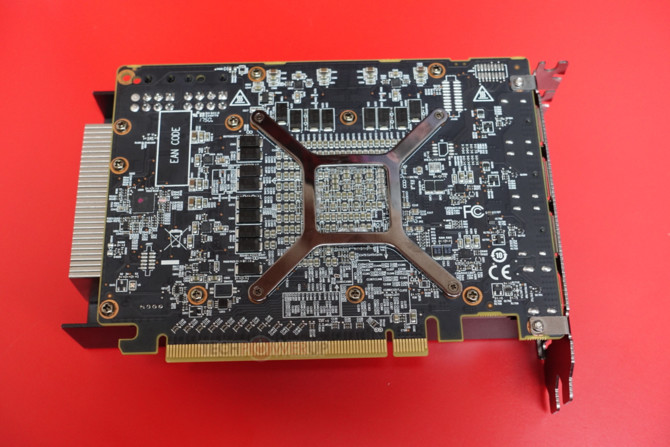 AMD Radeon RX Vega 56 Nano - prezentacja karty graficznej [2]