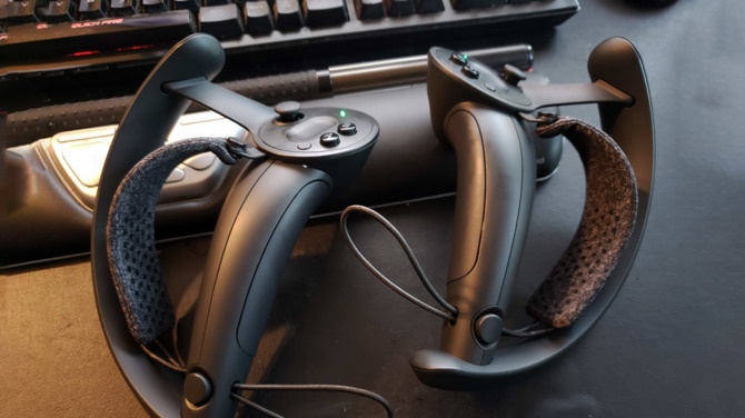 Valve rozsyła deweloperom nowe wersje kontrolera VR Knuckles [1]