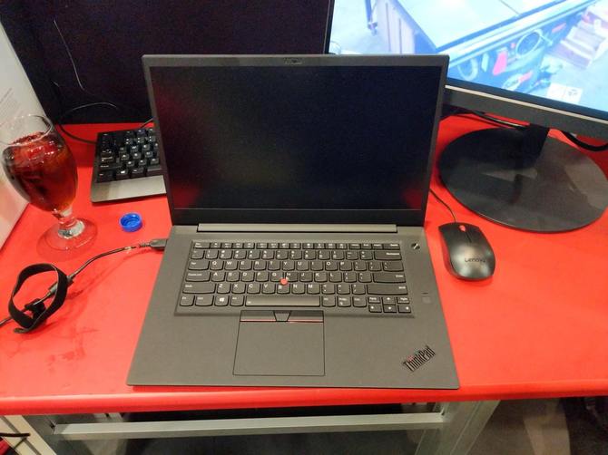 Lenovo ThinkPad P1 - nowe zdjęcie tajemniczego notebooka [1]