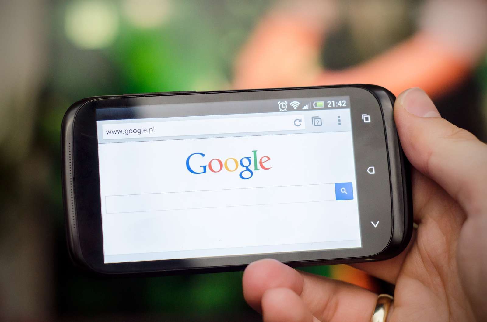 Google покажи бесплатные. Google фото. Смартфон выход в интернет. Мобильник гугл.
