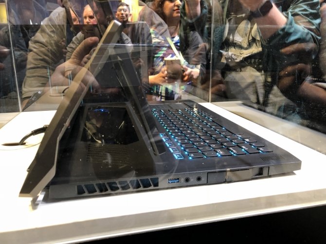 Acer Triton 900 - hybrydowy laptop do grania z nowymi kartami NVIDIA [5]