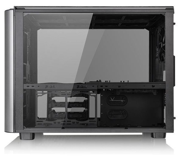 Thermaltake Level 20 XT Cube z płytą montowaną horyzontalnie [3]