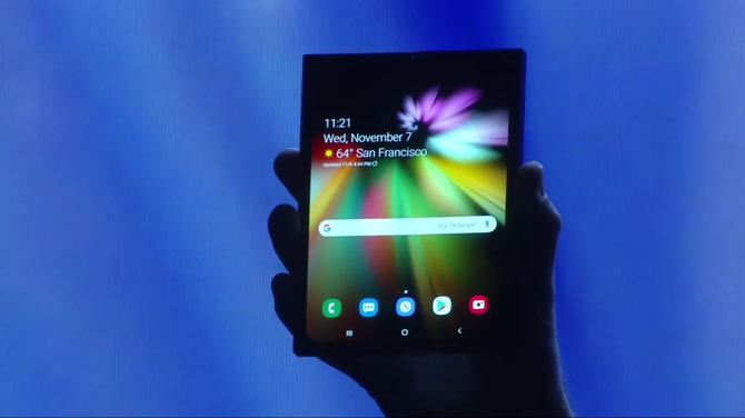 Samsung zaprezentował smartfona ze składanym ekranem [1]