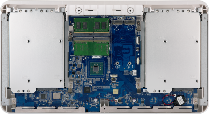 QNAP HS-453DX - Naleśnikowy domowy NAS dla fanów ciszy [2]