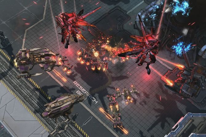 Sztuczna inteligencja pokonała profesjonalnych graczy StarCraft II [2]
