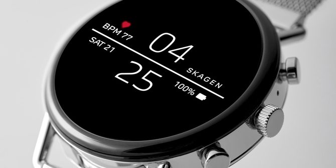 Nowy smartwatch Samsunga z zoomem i wyświetlaczem na pasku [2]