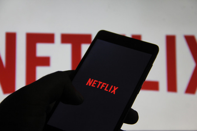 Netflix: krótsze pakiety i tańsze - gdy oglądamy tylko na smartfonie [2]