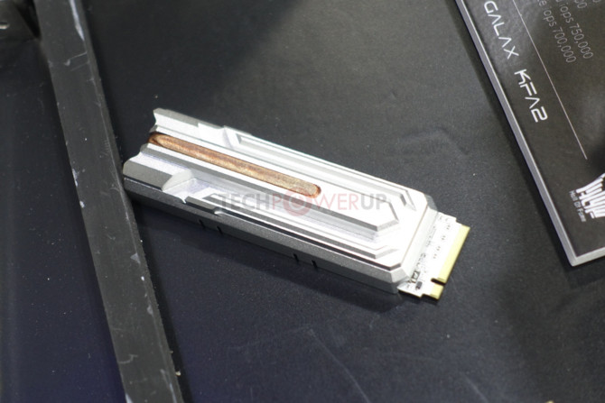 GALAX HOF E16 - Nośnik NVMe PCIe 4.0 wyposażony w... heatpipe  [2]