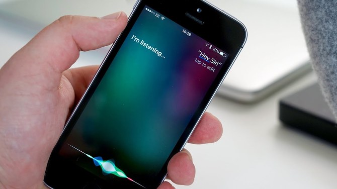 Siri może włączyć się bez Twojej wiedzy, a Apple analizuje nagrania [1]