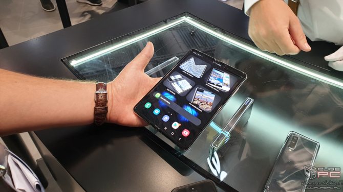 Składany smartfon Samsung Galaxy Fold jutro trafi do sprzedaży [7]