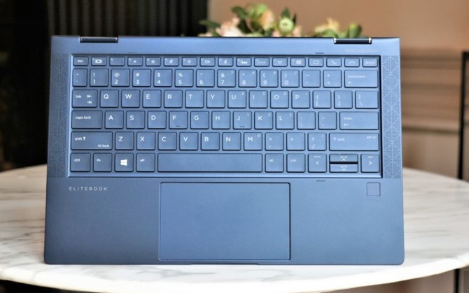 HP Elite Dragonfly - konwertowalny laptop zgodny z Project Athena [3]