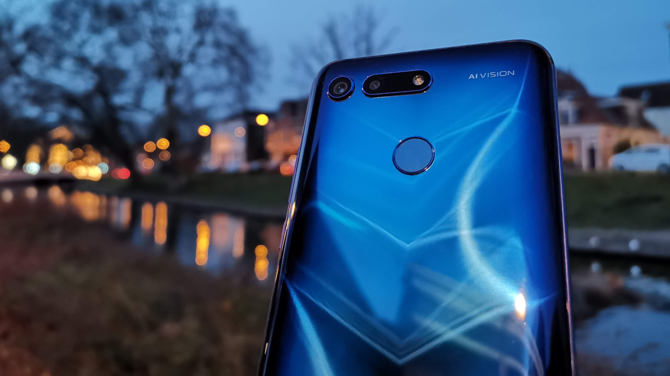 Honor View 30  - Wydajność Mate 30 i podwójna kamerka do selfie [3]