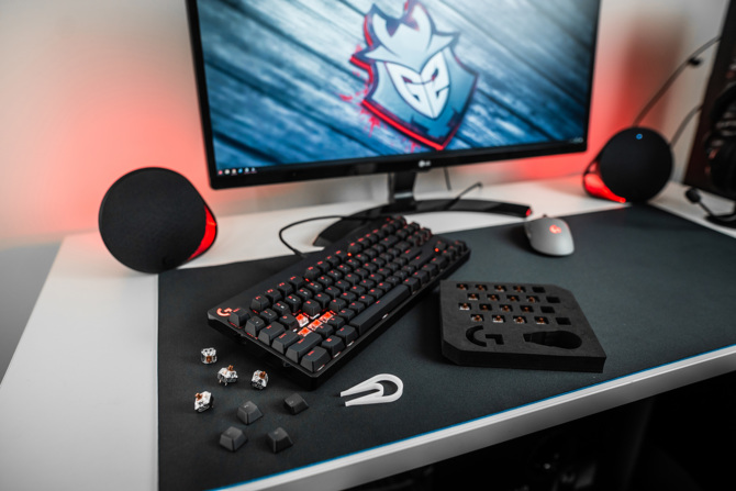 Logitech G PRO X - klawiatura TKL z wymiennymi przełącznikami [2]