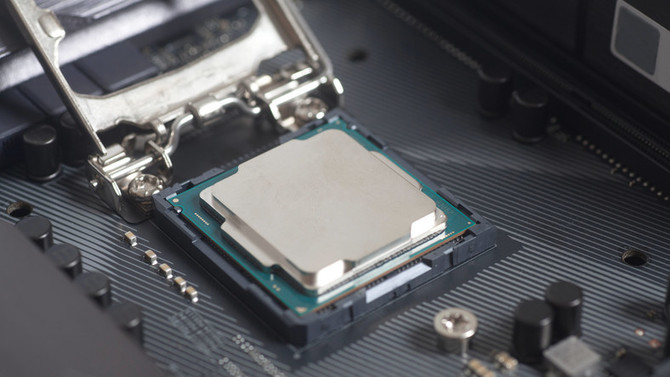 Plundervolt - odkryto nową lukę bezpieczeństwa w układach Intela [2]